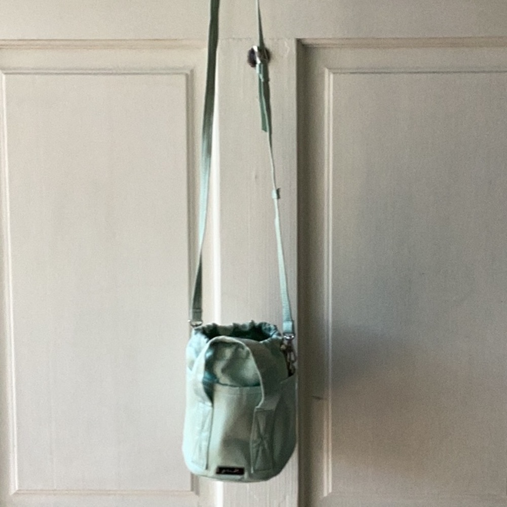 Semi-used Pink mini purse in Mint is super cute 🥰